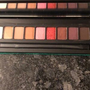 MAC Cosmetics Makeup - Mac eye shadow palette MAC Cosmetics Makeup - Mac eye shadow palette